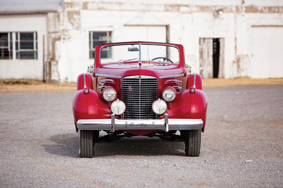  Cadillac V16 Convertible Coupe by Fleetwood 1938 года  (фото 23 из 42)